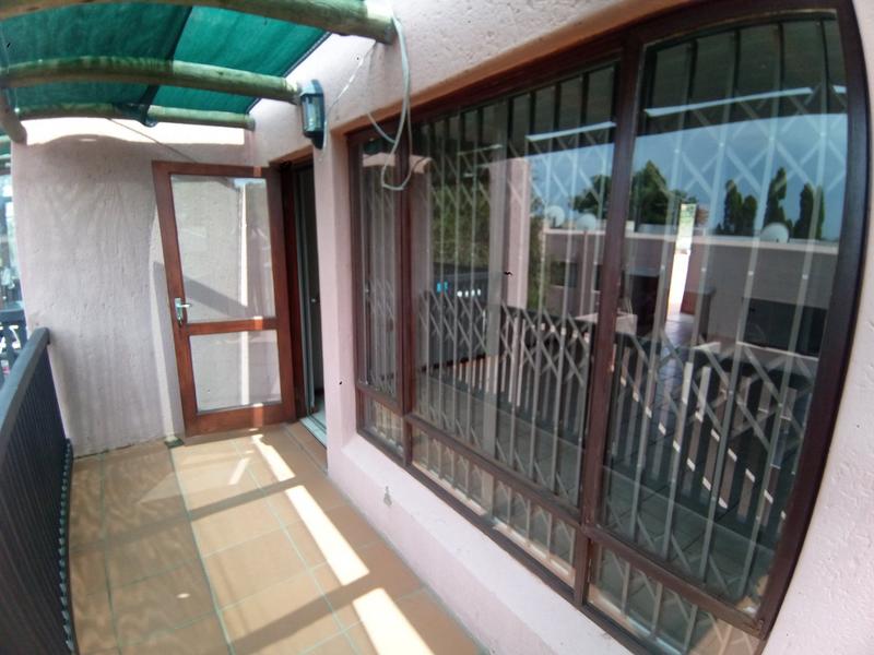 2 Bedroom Property for Sale in Little Falls Gauteng