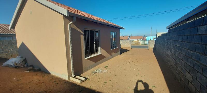2 Bedroom Property for Sale in Kagiso Gauteng