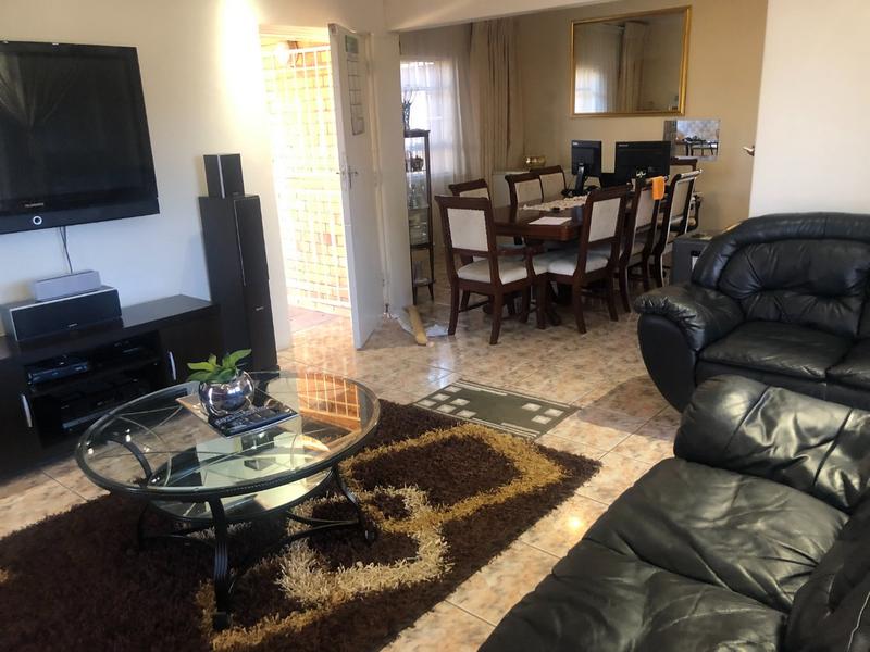3 Bedroom Property for Sale in Florida Lake Gauteng