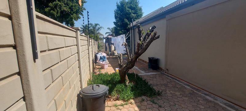 3 Bedroom Property for Sale in Weltevreden Park Gauteng