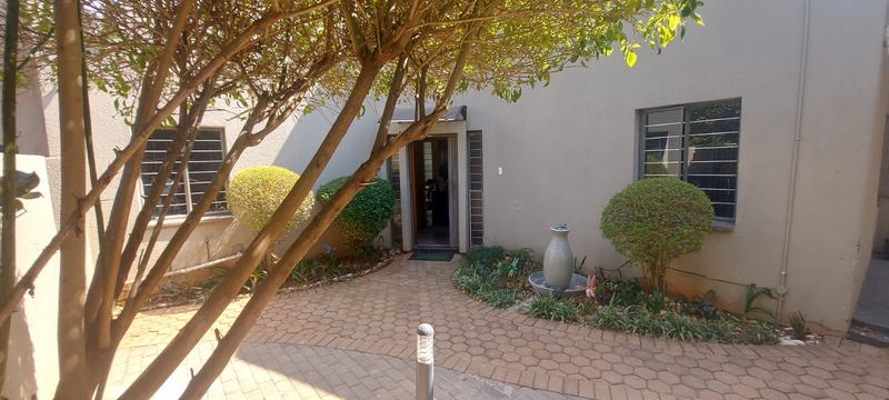 3 Bedroom Property for Sale in Weltevreden Park Gauteng
