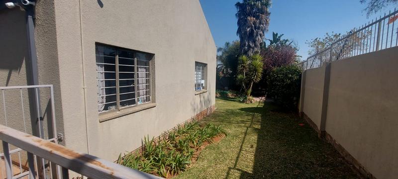 3 Bedroom Property for Sale in Weltevreden Park Gauteng