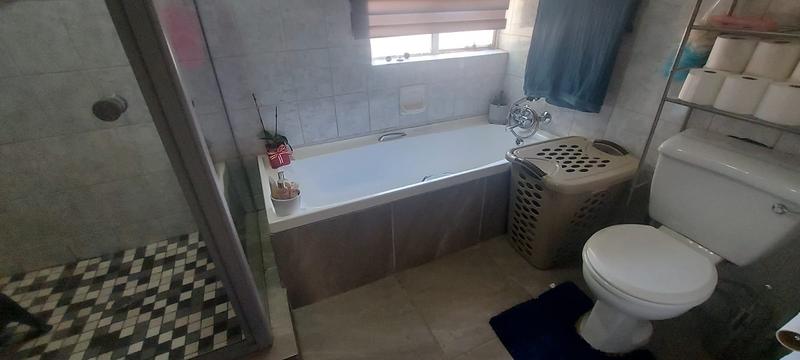 3 Bedroom Property for Sale in Weltevreden Park Gauteng