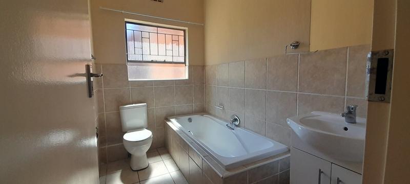 2 Bedroom Property for Sale in Weltevreden Park Gauteng