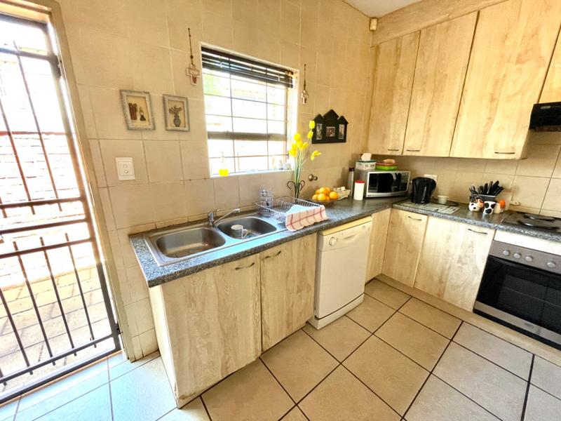 3 Bedroom Property for Sale in Sugar Bush Estate Gauteng