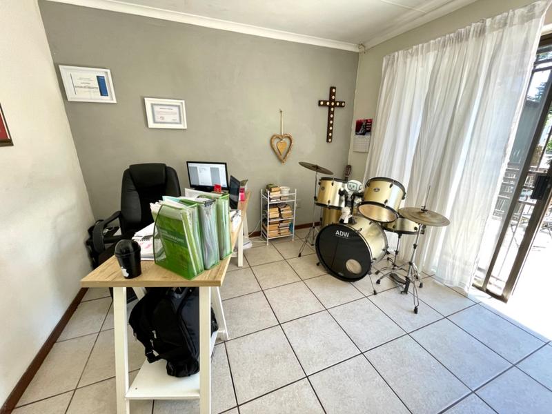 3 Bedroom Property for Sale in Sugar Bush Estate Gauteng