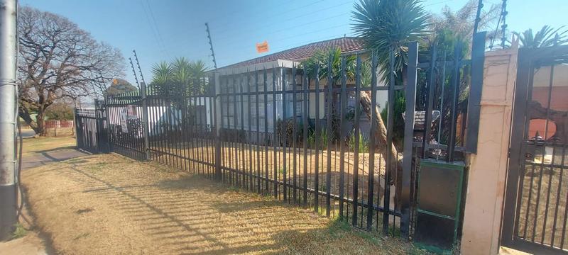 3 Bedroom Property for Sale in Roodepoort Central Gauteng