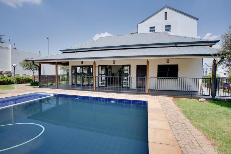 2 Bedroom Property for Sale in Oakdene Gauteng