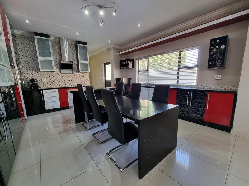 7 Bedroom Property for Sale in Kyalami Gauteng