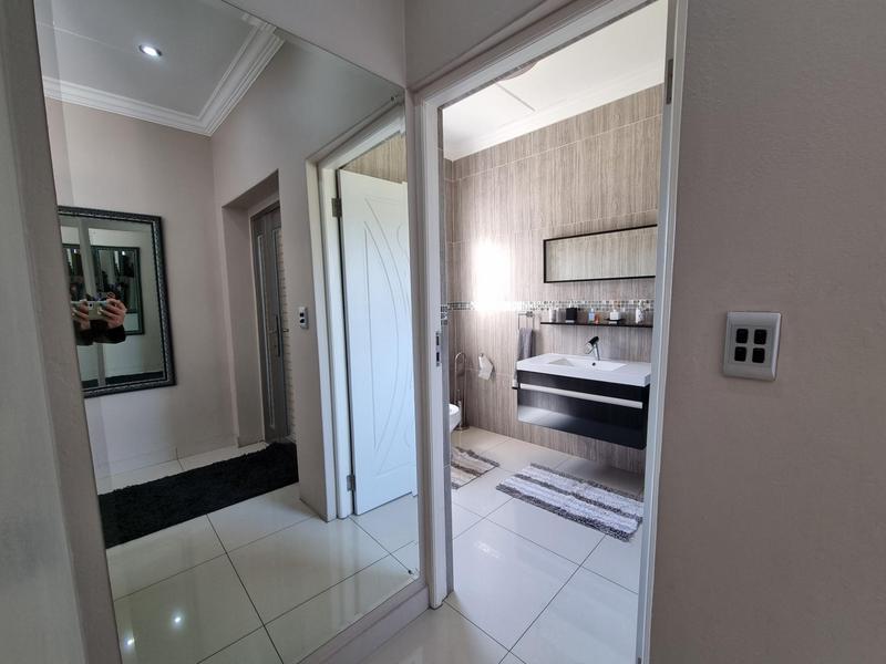 7 Bedroom Property for Sale in Kyalami Gauteng