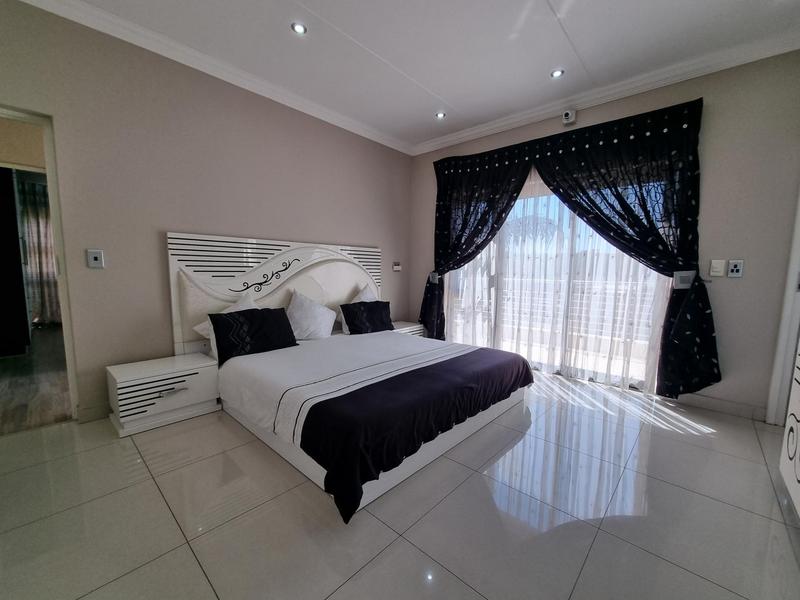 7 Bedroom Property for Sale in Kyalami Gauteng