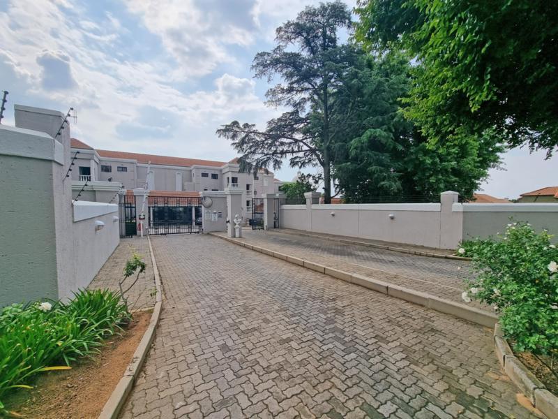 2 Bedroom Property for Sale in Sandton Central Gauteng