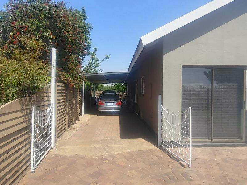 3 Bedroom Property for Sale in Kookrus Gauteng