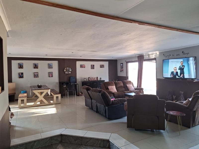 6 Bedroom Property for Sale in Riversdale Gauteng