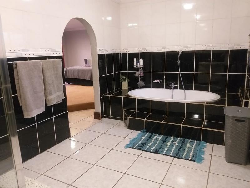 3 Bedroom Property for Sale in Three Rivers Gauteng