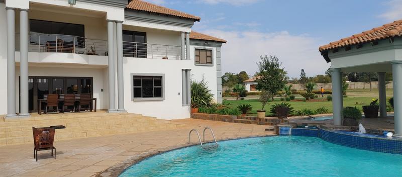 6 Bedroom Property for Sale in Blue Saddle Ranches Gauteng
