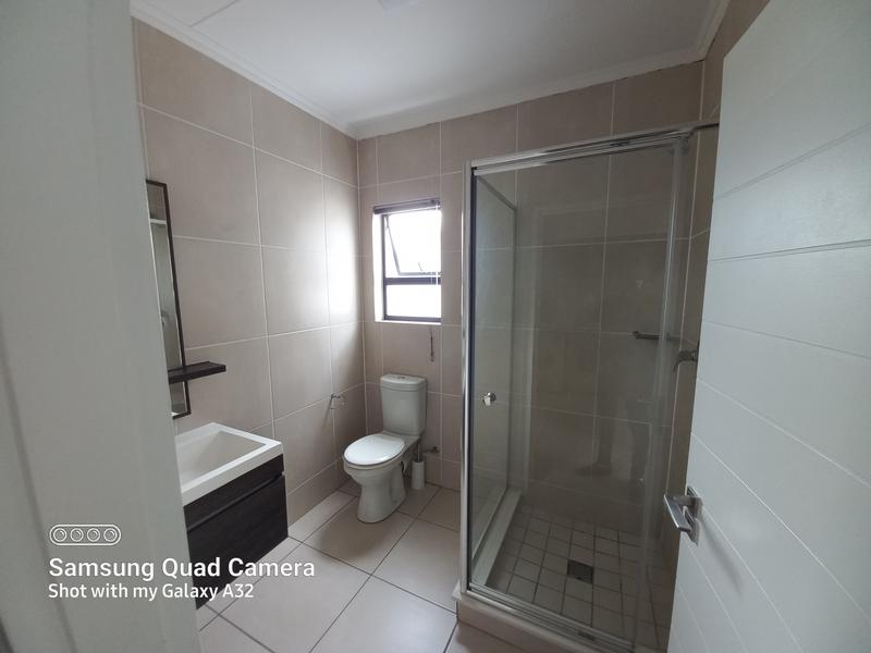 1 Bedroom Property for Sale in Olivedale Gauteng