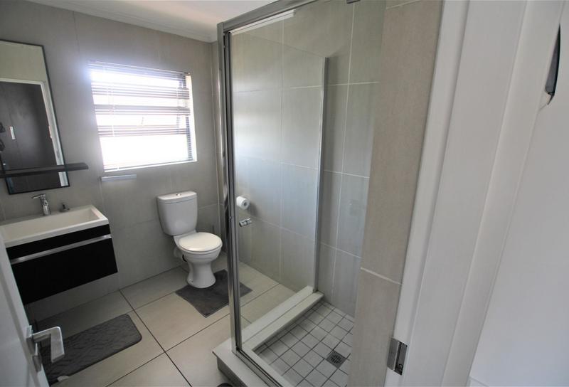 1 Bedroom Property for Sale in Greenstone Hill Gauteng