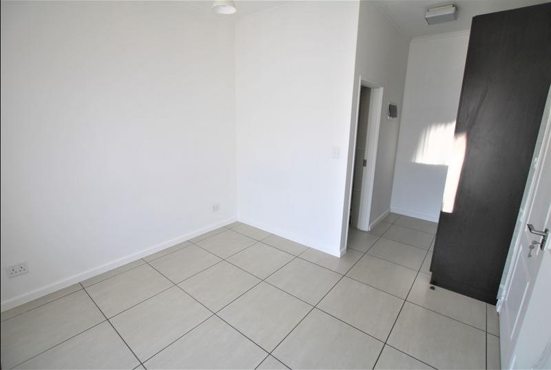 1 Bedroom Property for Sale in Greenstone Hill Gauteng