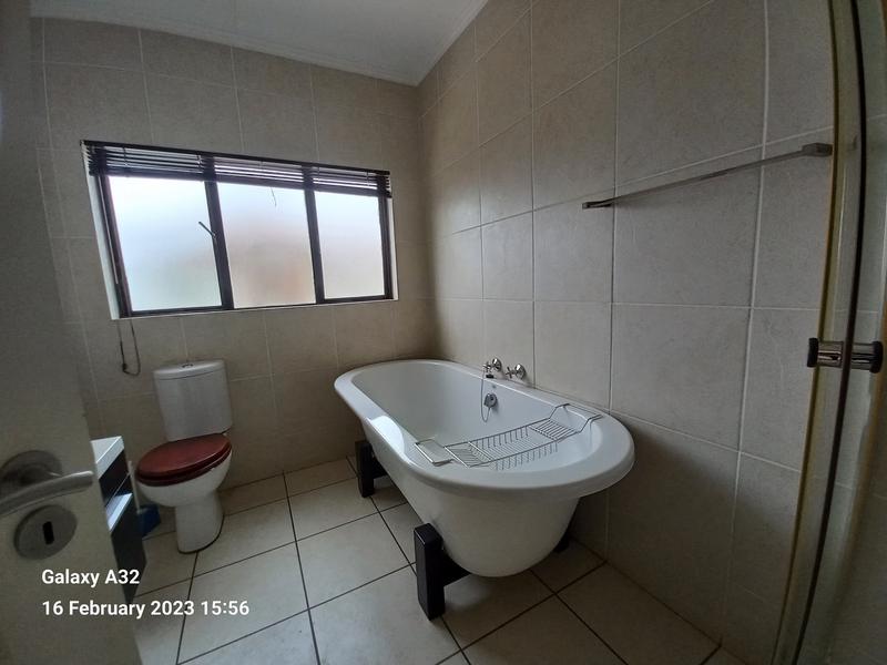 3 Bedroom Property for Sale in Greenstone Hill Gauteng