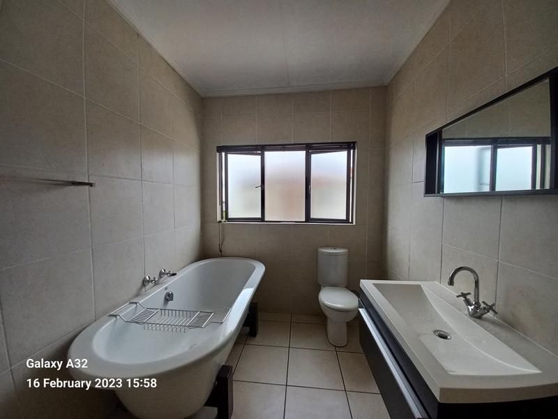 3 Bedroom Property for Sale in Greenstone Hill Gauteng