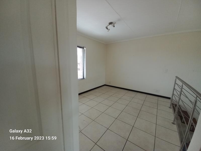 3 Bedroom Property for Sale in Greenstone Hill Gauteng