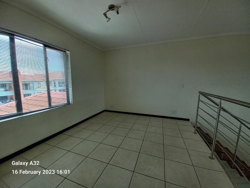 3 Bedroom Property for Sale in Greenstone Hill Gauteng