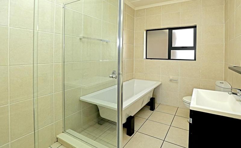 2 Bedroom Property for Sale in Greenstone Hill Gauteng