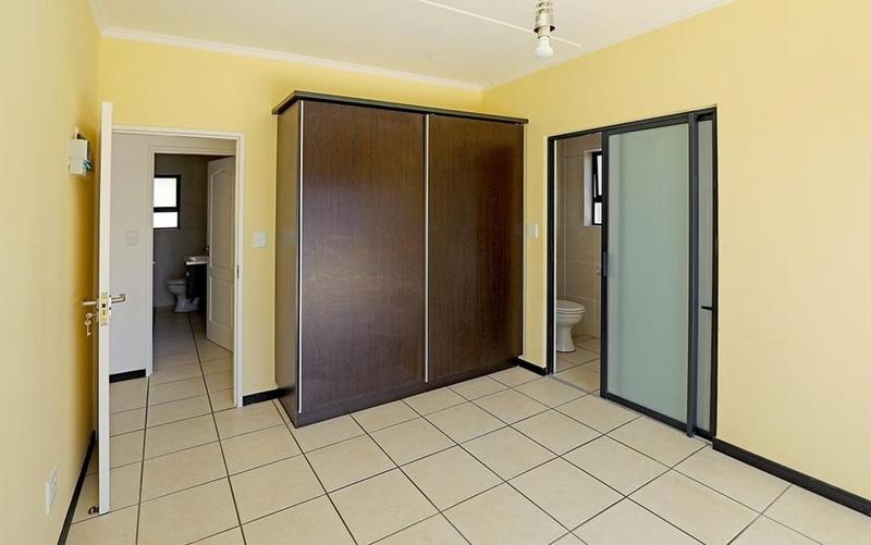 2 Bedroom Property for Sale in Greenstone Hill Gauteng