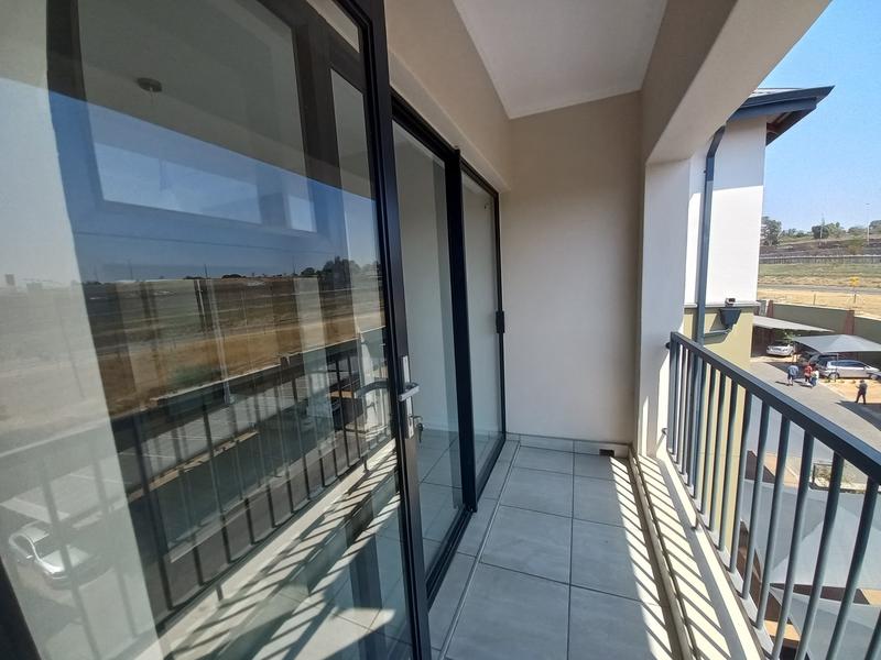 1 Bedroom Property for Sale in Waterfall Gauteng