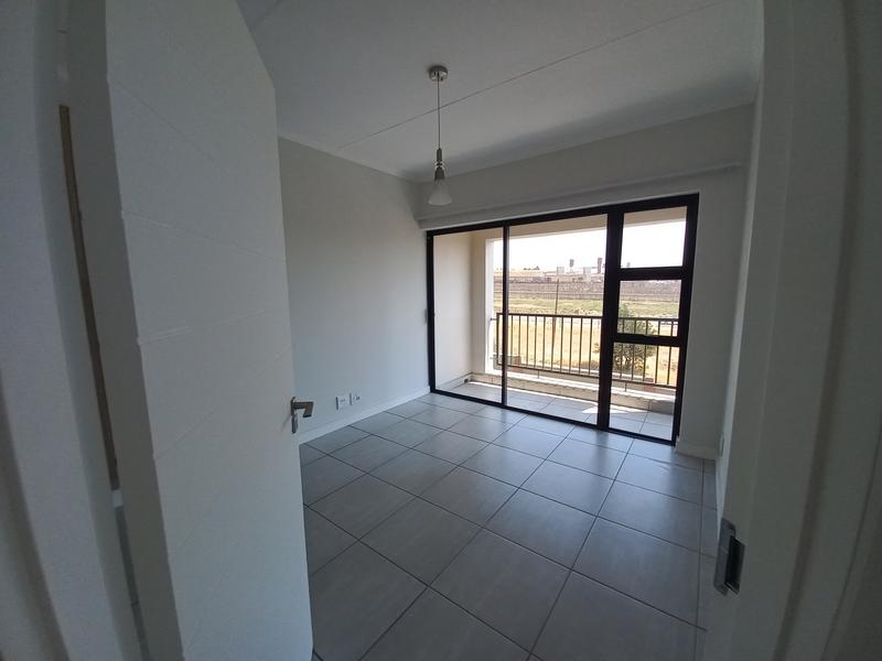 1 Bedroom Property for Sale in Waterfall Gauteng