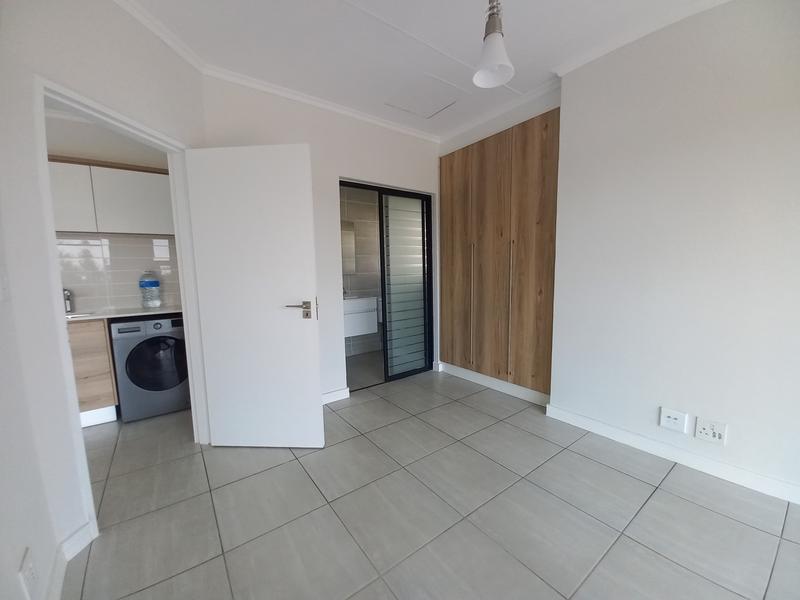 1 Bedroom Property for Sale in Waterfall Gauteng