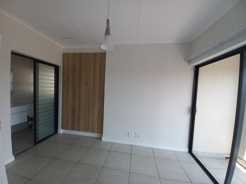 1 Bedroom Property for Sale in Waterfall Gauteng