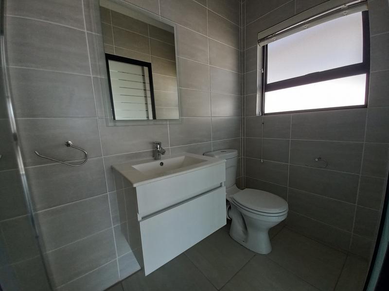 1 Bedroom Property for Sale in Waterfall Gauteng