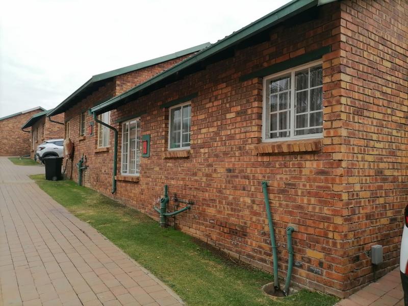 2 Bedroom Property for Sale in Birchleigh Gauteng
