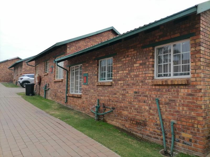 2 Bedroom Property for Sale in Birchleigh Gauteng