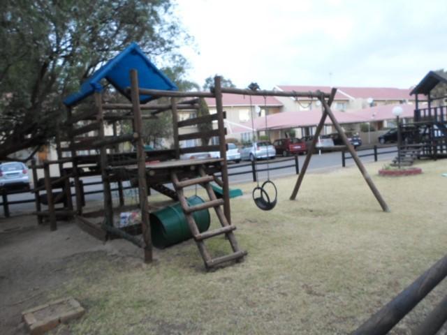 2 Bedroom Property for Sale in Glen Marais Gauteng