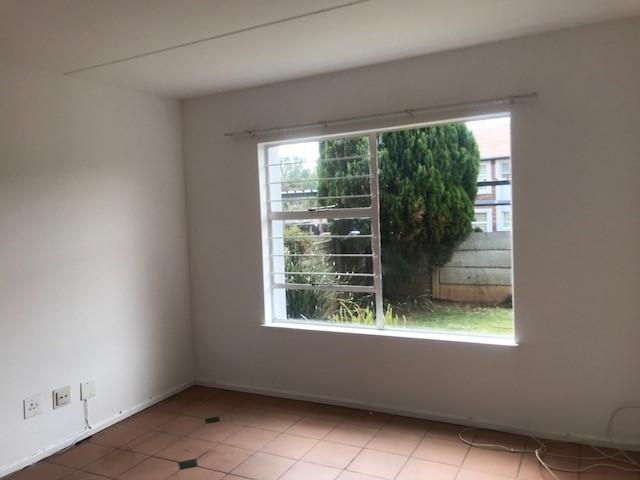 2 Bedroom Property for Sale in Glen Marais Gauteng