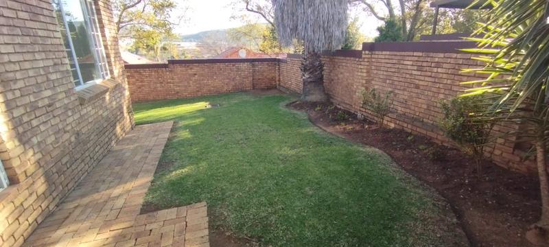 2 Bedroom Property for Sale in Wilgeheuwel Gauteng