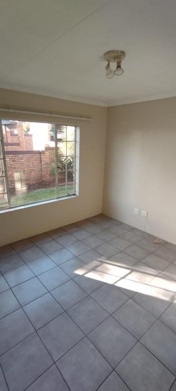 2 Bedroom Property for Sale in Wilgeheuwel Gauteng