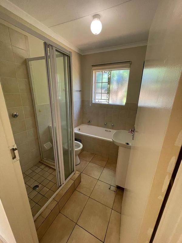 2 Bedroom Property for Sale in Wilgeheuwel Gauteng