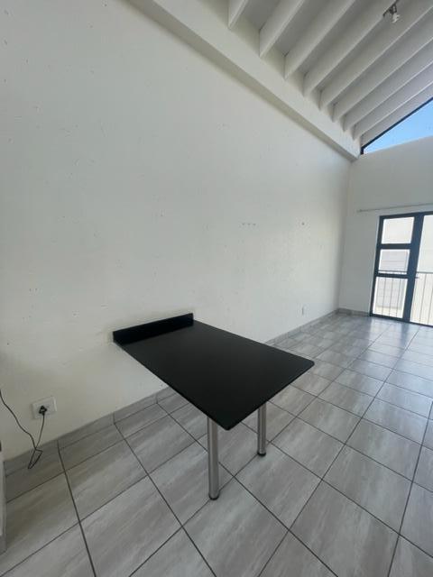 2 Bedroom Property for Sale in Beverley Gauteng