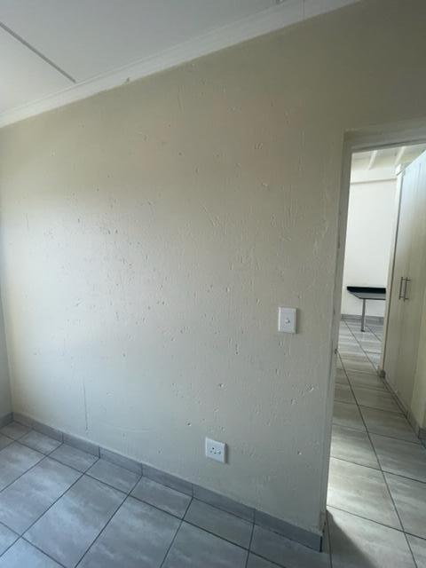 2 Bedroom Property for Sale in Beverley Gauteng