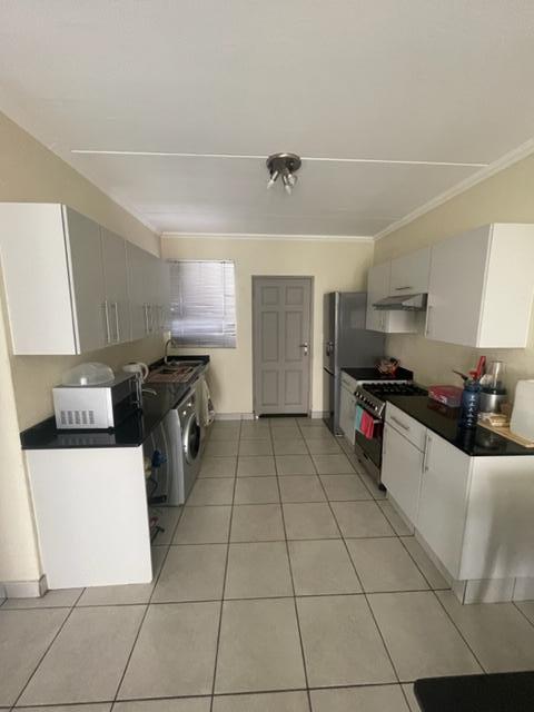 2 Bedroom Property for Sale in Beverley Gauteng