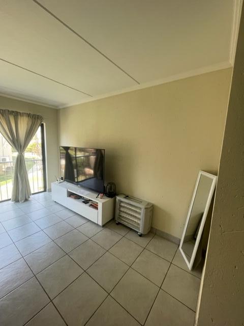 2 Bedroom Property for Sale in Beverley Gauteng