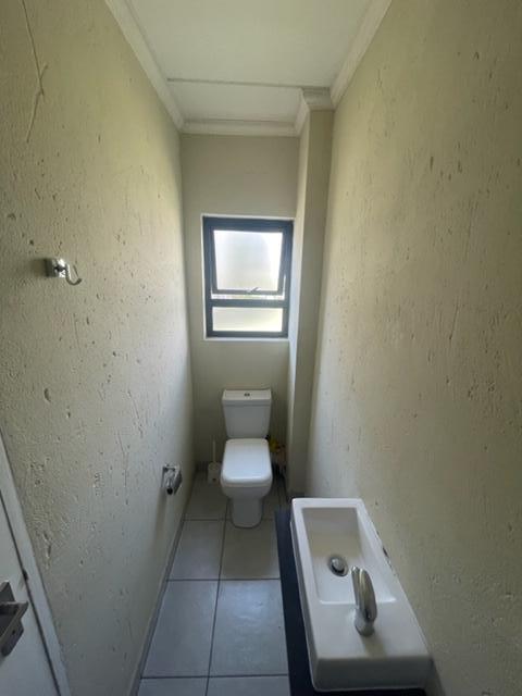 2 Bedroom Property for Sale in Beverley Gauteng