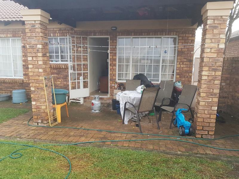 2 Bedroom Property for Sale in Andeon Gauteng