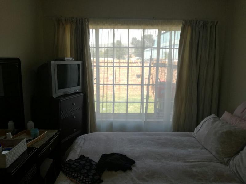 2 Bedroom Property for Sale in Andeon Gauteng