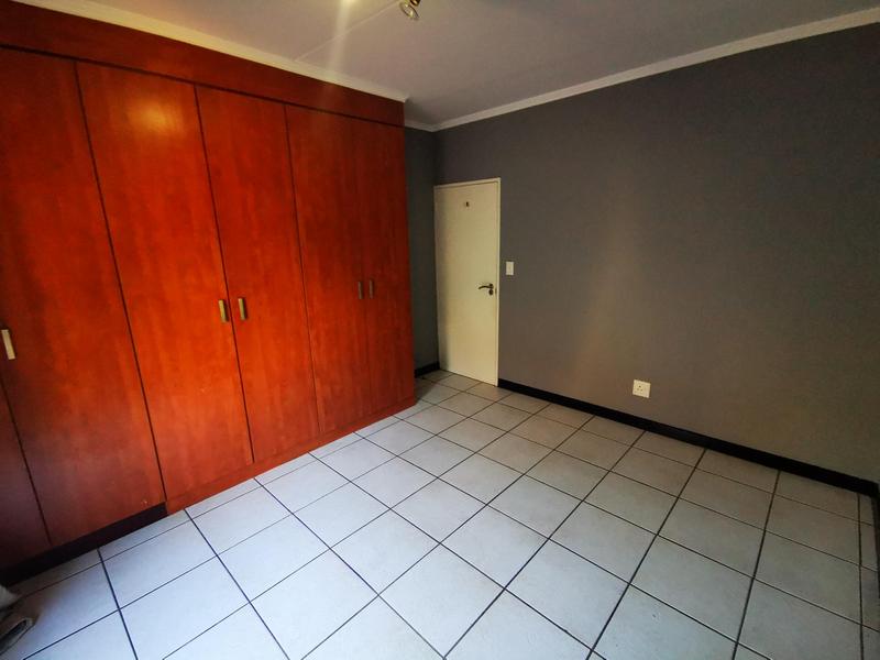 2 Bedroom Property for Sale in Sunninghill Gauteng