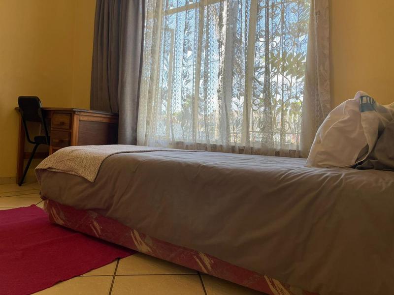 7 Bedroom Property for Sale in Rhodesfield Gauteng